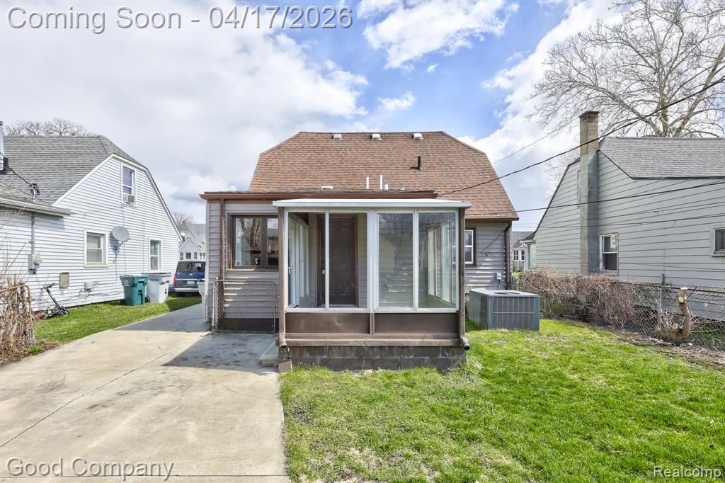 23067 Hazelwood Avenue, Hazel Park, MI 48030 — Photo 27
