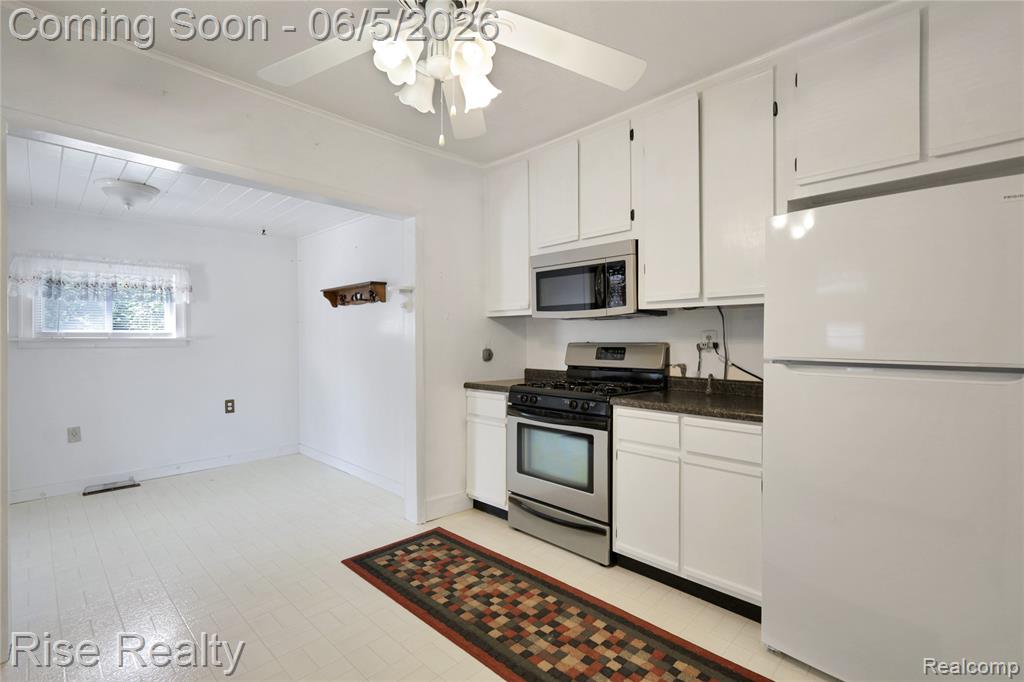 1466 Connell Street, Burton, MI 48529 — Photo 10