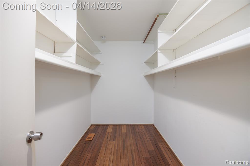 933 Kirts Boulevard, Troy, MI 48084 — Photo 21