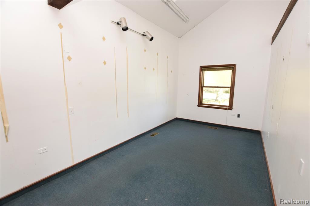 320 E Grand Blanc Road, Grand Blanc, MI 48439 — Photo 12
