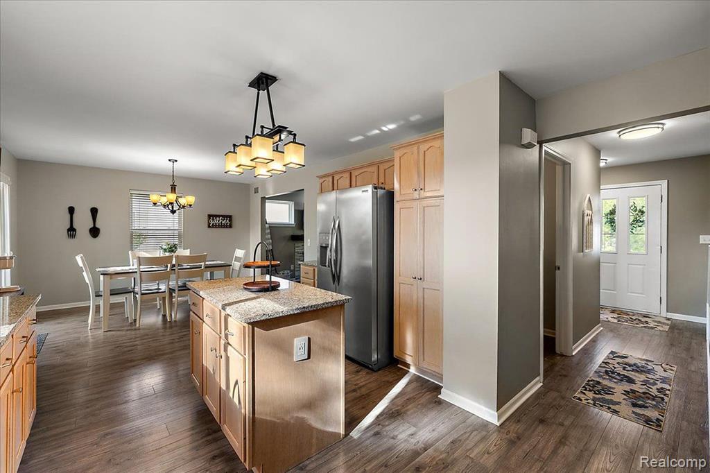 457 Cove View Drive, Waterford, MI 48327 — Photo 15