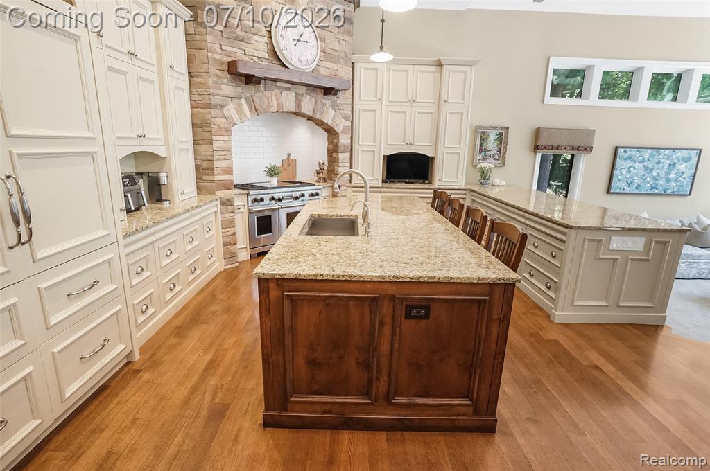 12172 Woodline Drive, Fenton, MI 48430 — Photo 13