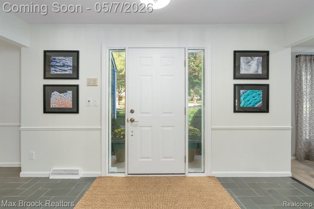 30800 Roberts Drive, Franklin, MI 48025 — Photo 8