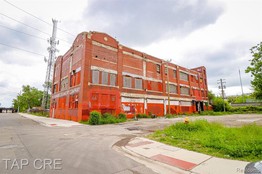 600 E Milwaukee Street, Detroit, MI 48202 — Photo 6