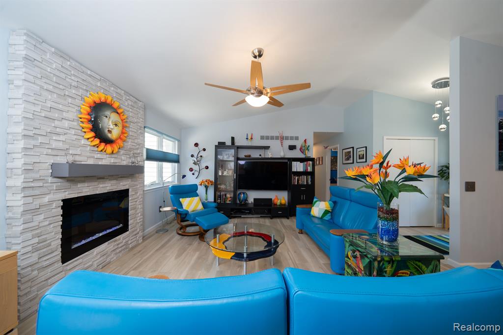 24729 SARAH FLYNN, Novi, MI — Photo 34