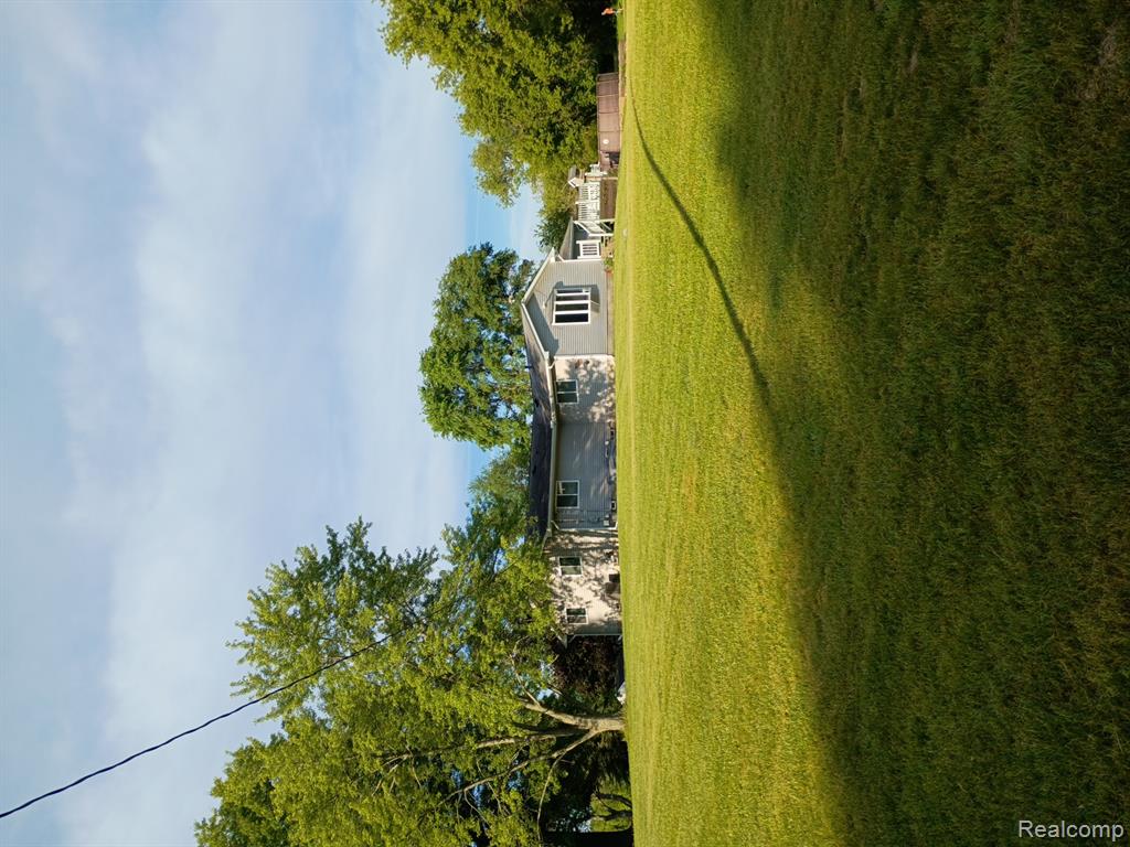 9766 Amanda Drive, Fowlerville, MI 48836 — Photo 5