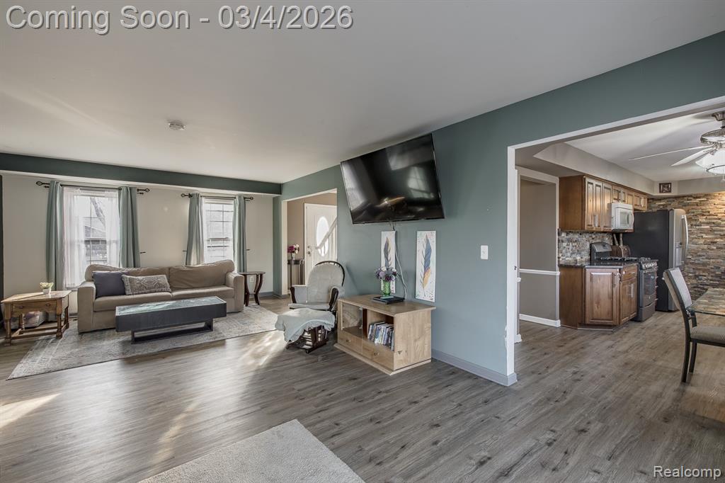 13455 Independence Avenue, Shelby Twp, MI 48315 — Photo 11