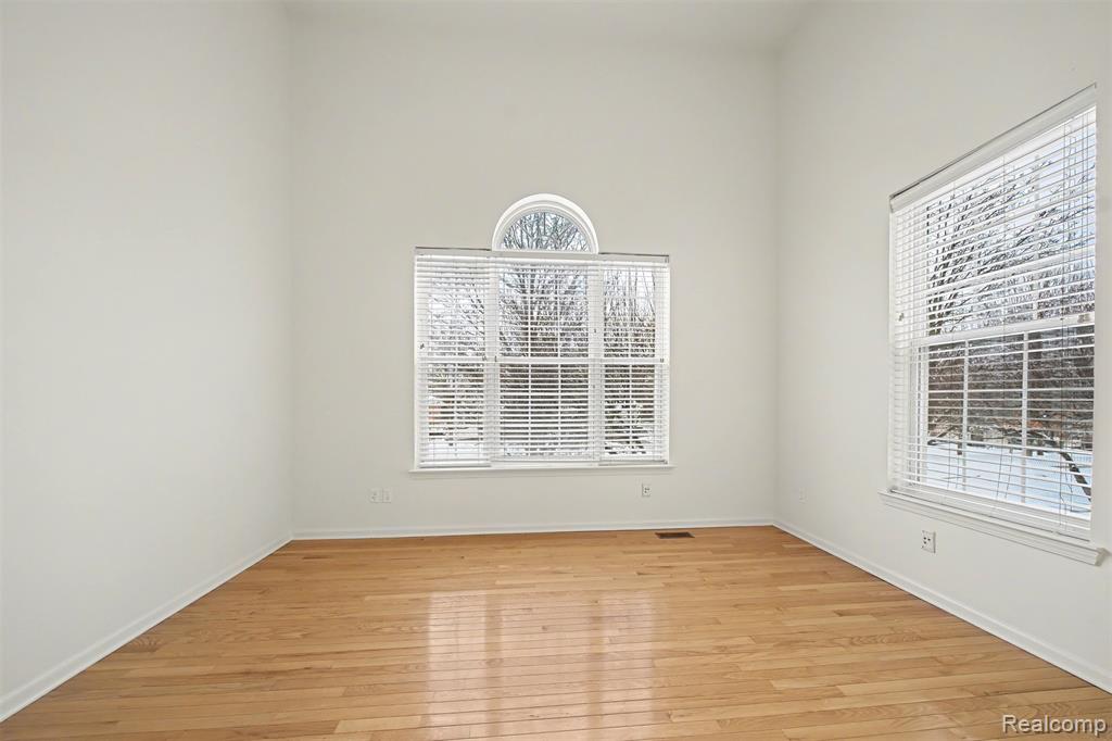 638 W Bluff Court, 31, Rochester Hills, MI 48307 — Photo 3