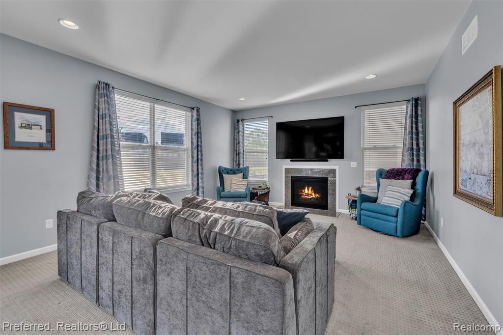 28430 Oakmonte Circle E, New Hudson, MI 48165 — Photo 12
