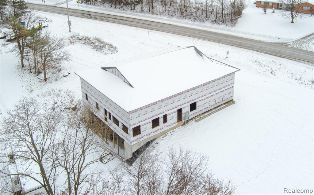 9525 Hegel Road, Goodrich Vlg, MI — Photo 2