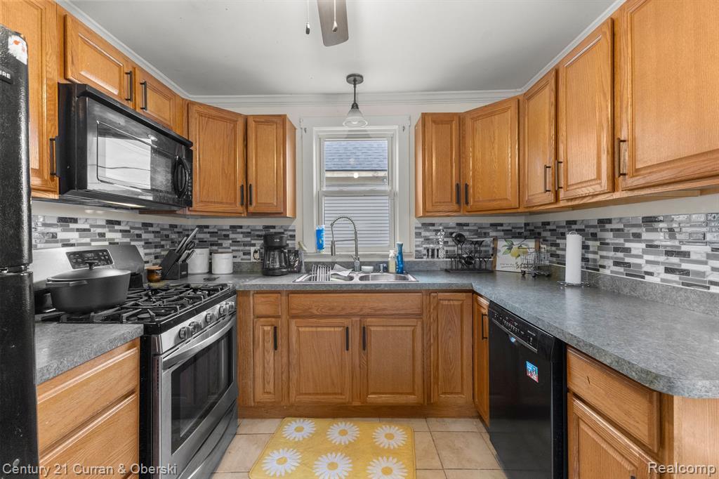736 FORD Avenue, Wyandotte, MI 48192 — Photo 7