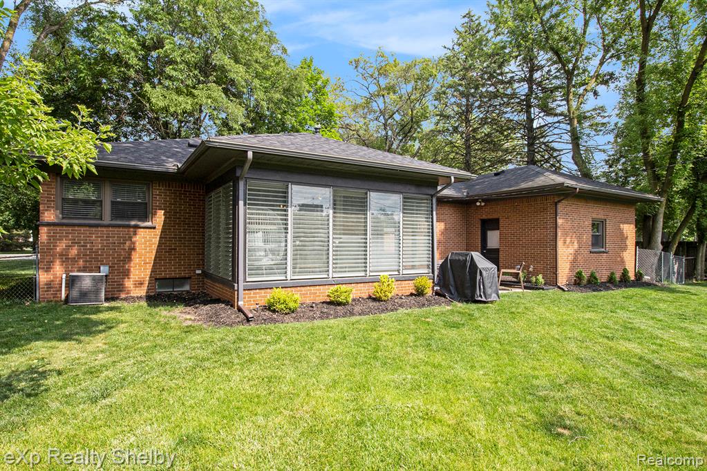 8873 S Main Street, Plymouth, MI 48170 — Photo 27