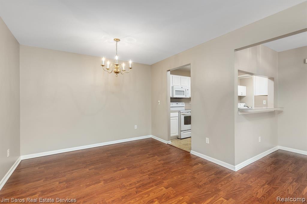 43115 WOODBRIDGE Drive, Clinton Twp, MI 48038 — Photo 4