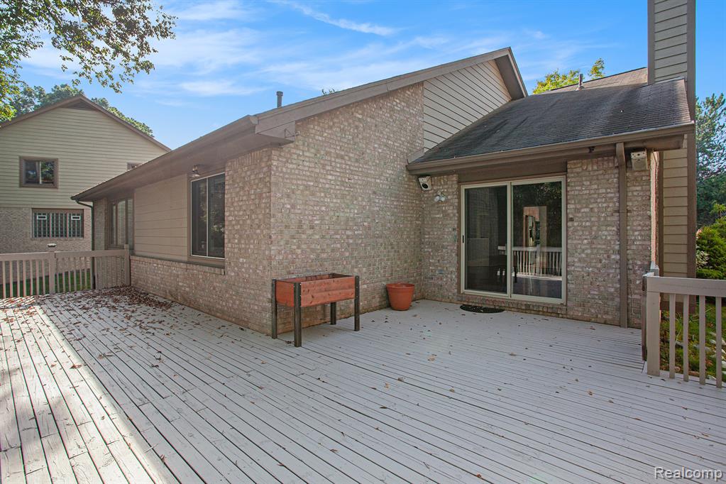 6830 Heron Point, West Bloomfield, MI 48323 — Photo 37