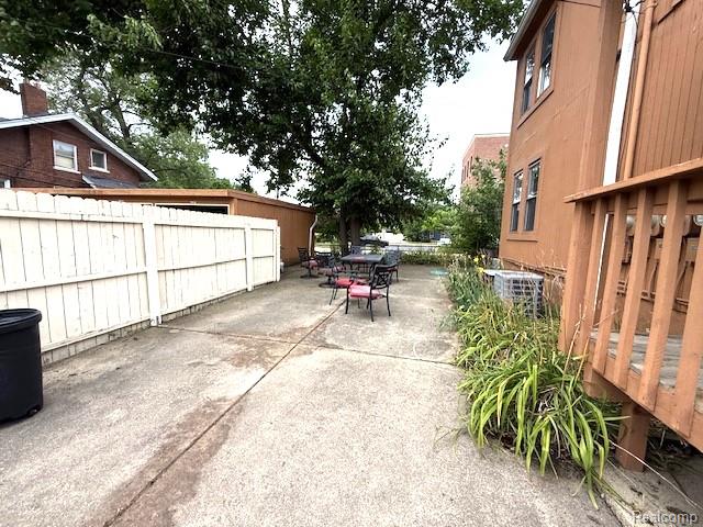 526 E 11 Mile Road, Royal Oak, MI 48067 — Photo 13