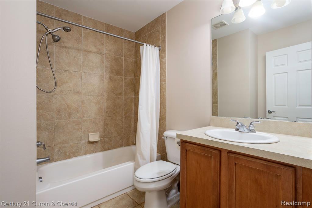 29428 Weston Drive, 124, Novi, MI 48377 — Photo 18