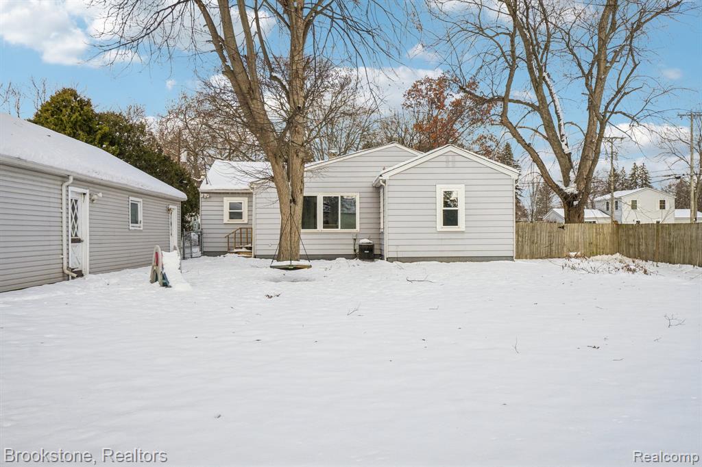 5729 Graves Street, Waterford, MI 48327 — Photo 29