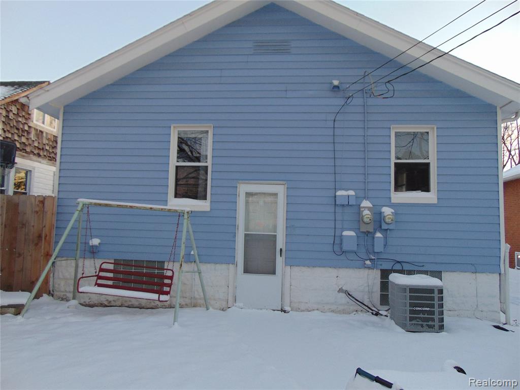 613 E Woodruff Avenue, Hazel Park, MI 48030 — Photo 3