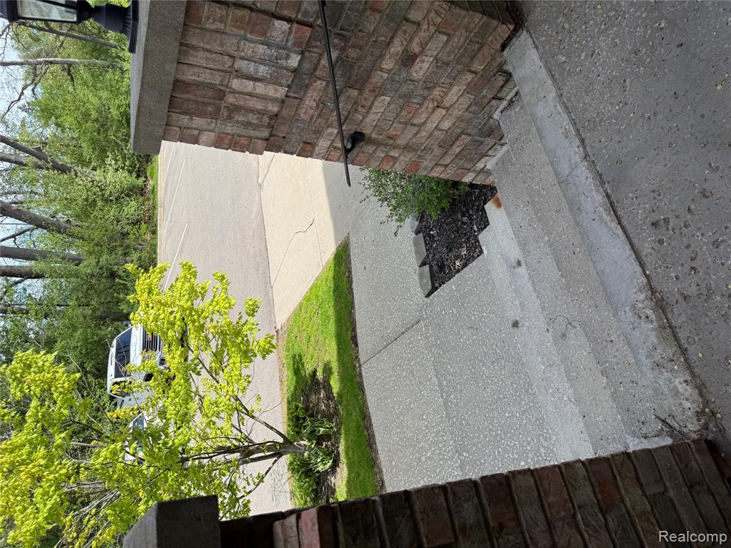 7059 Colonial Oaks Drive, Waterford, MI 48327 — Photo 50