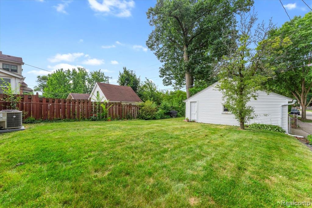555 N Melborn Street, Dearborn, MI 48128 — Photo 27