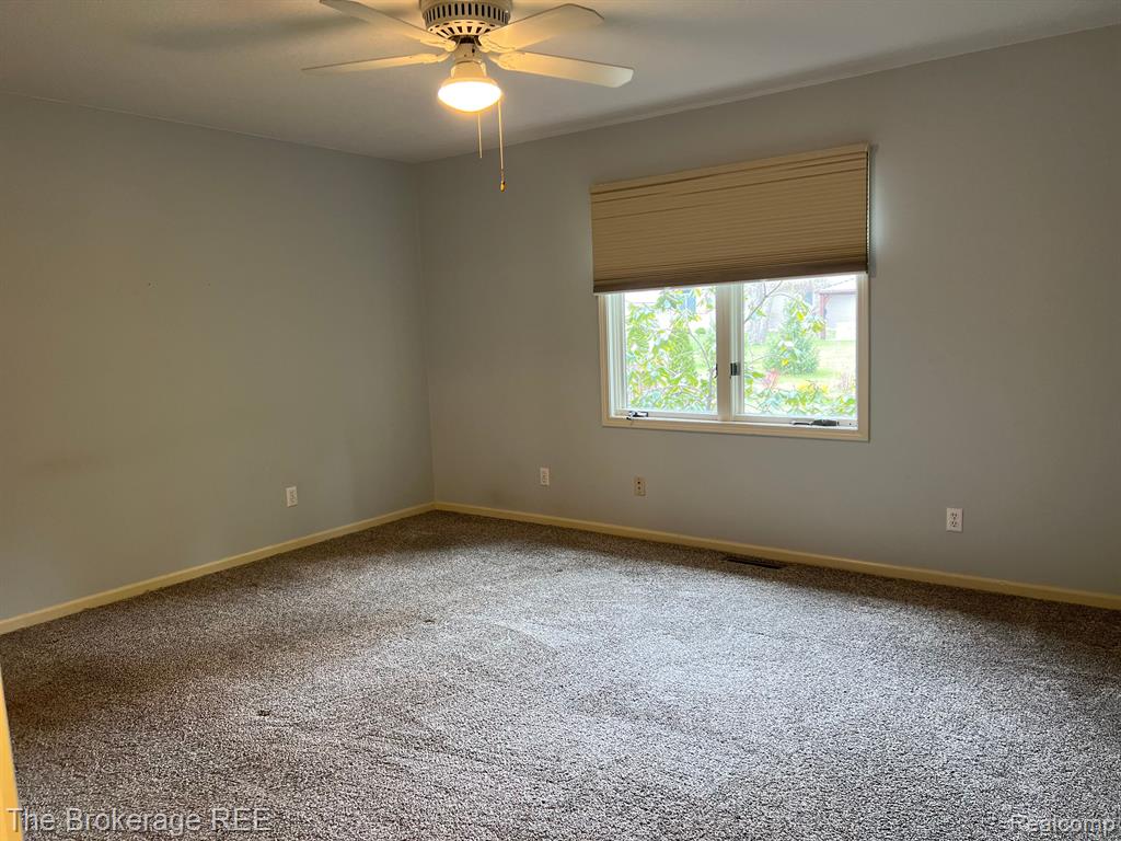 6112 NORMANDY Drive, Saginaw, MI 48638 — Photo 21