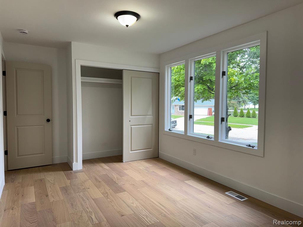 42811 WILMINGTON Drive, Sterling Heights, MI 48313 — Photo 16