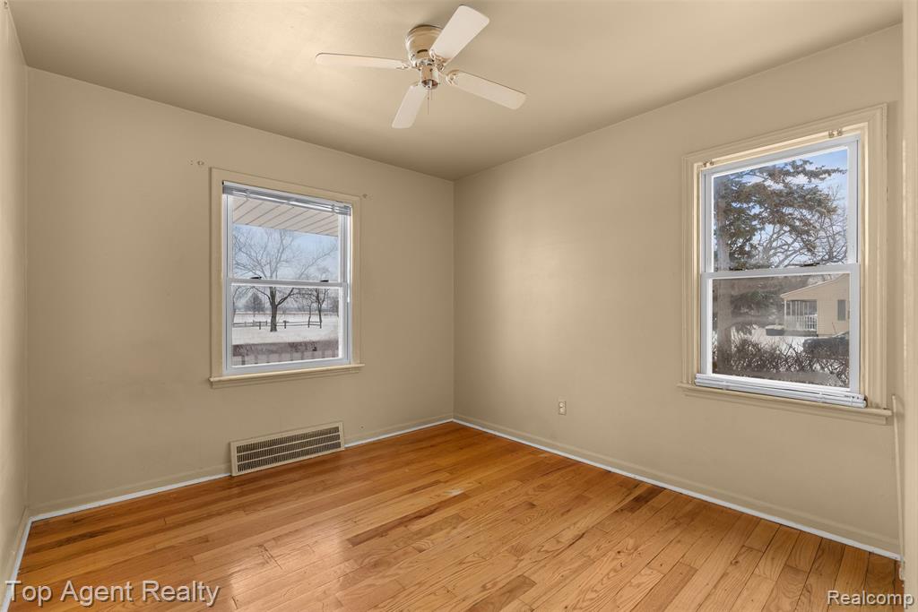 4948 Howe Road, Wayne, MI 48184 — Photo 19