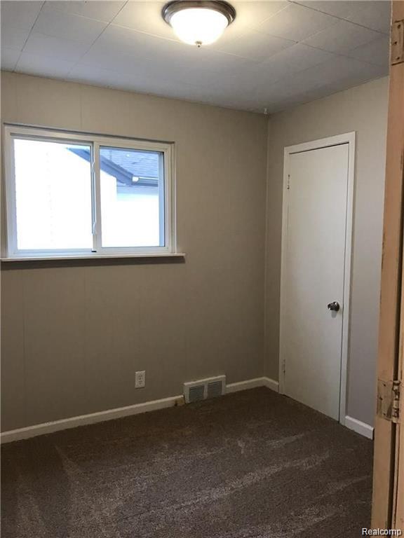 8404 Westminster Avenue, Warren, MI 48089 — Photo 5