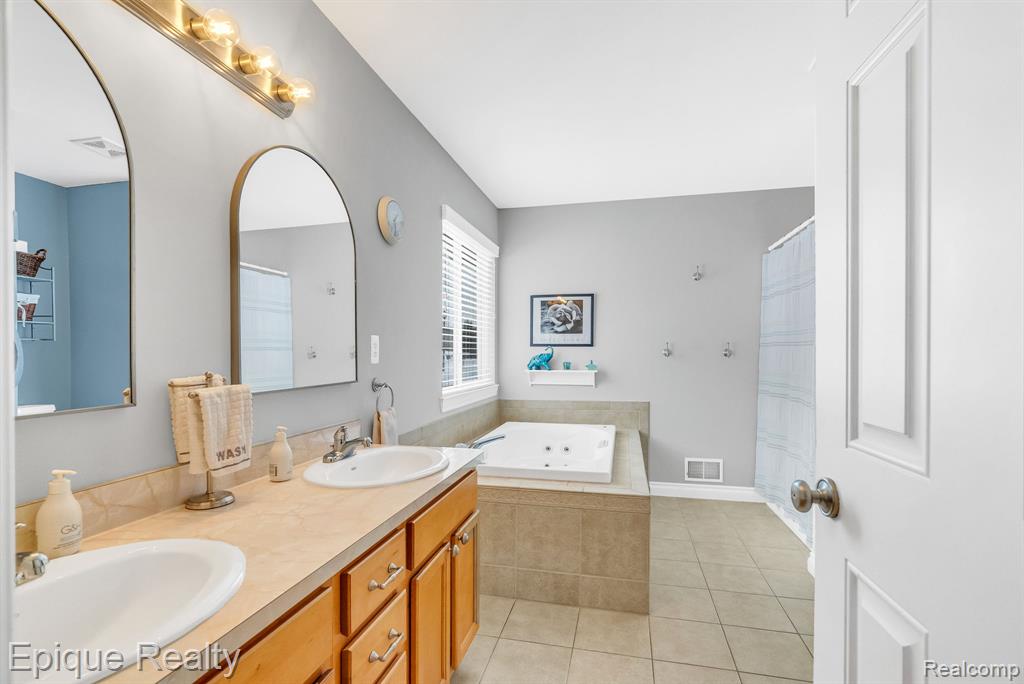 8459 Cranbrook Drive, Grand Blanc, MI 48439 — Photo 31