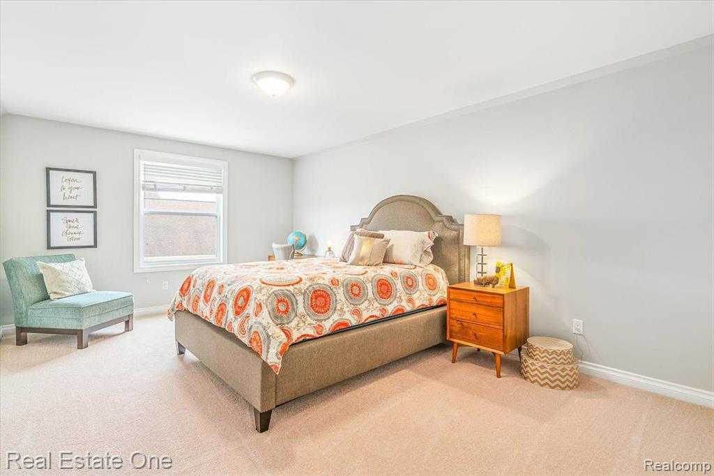 48025 E OXFORD Court, Canton, MI 48187 — Photo 55