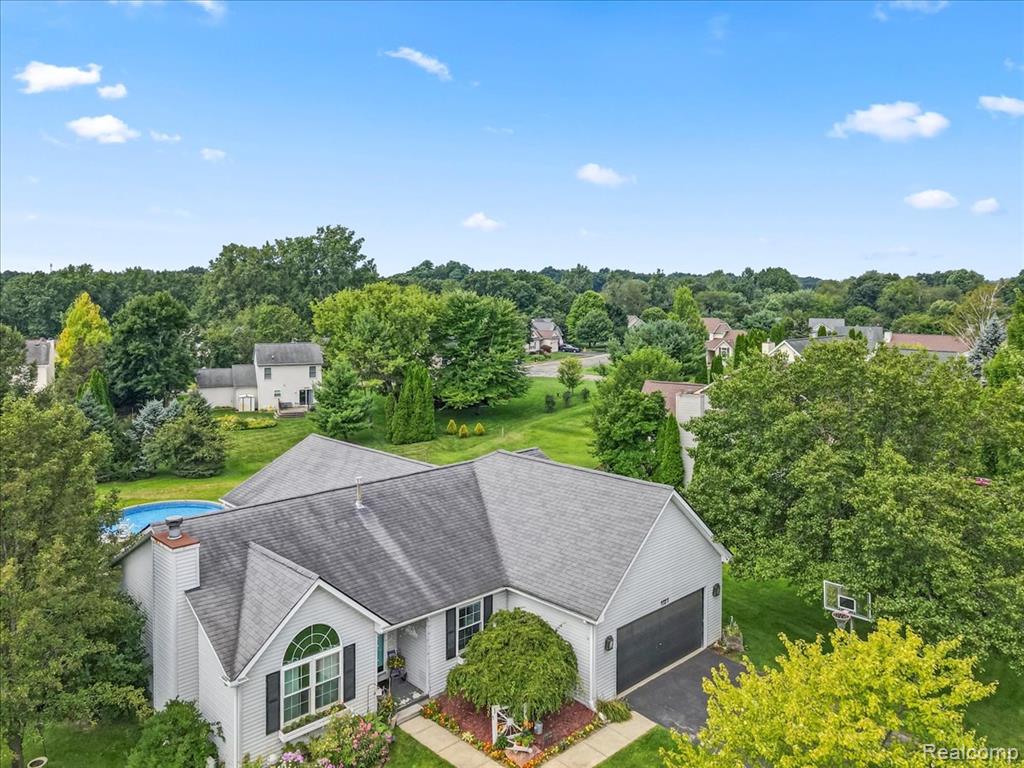 9327 Huron Park Drive, Brighton, MI 48116 — Photo 49
