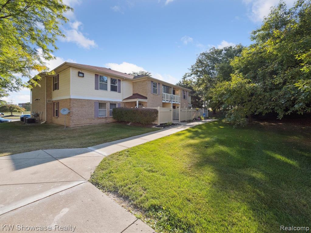 61011 Greenwood Drive, South Lyon, MI 48178 — Photo 28