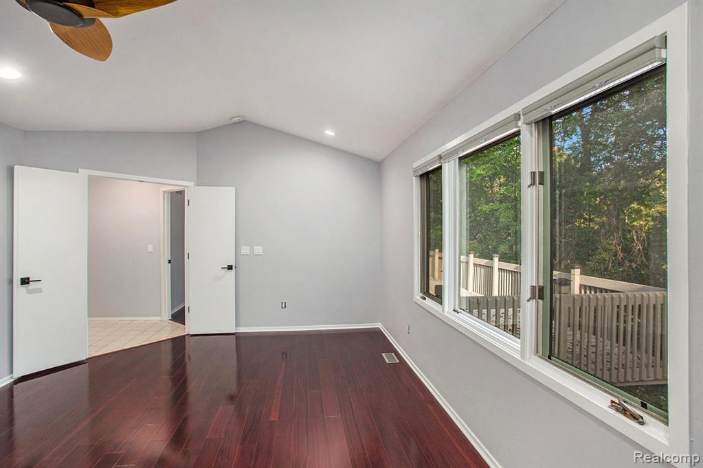 6830 Heron Point, West Bloomfield, MI 48323 — Photo 19