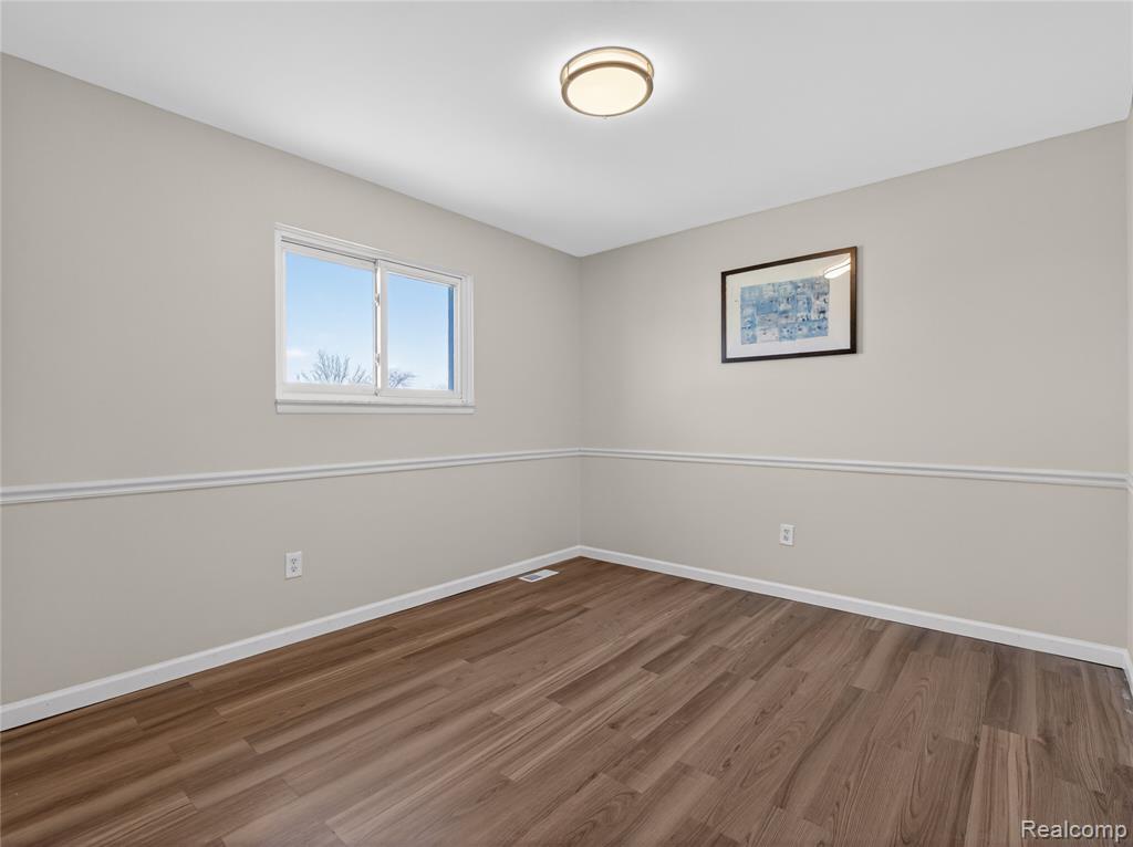 4667 Bloomfield Drive, Sterling Heights, MI 48310 — Photo 29