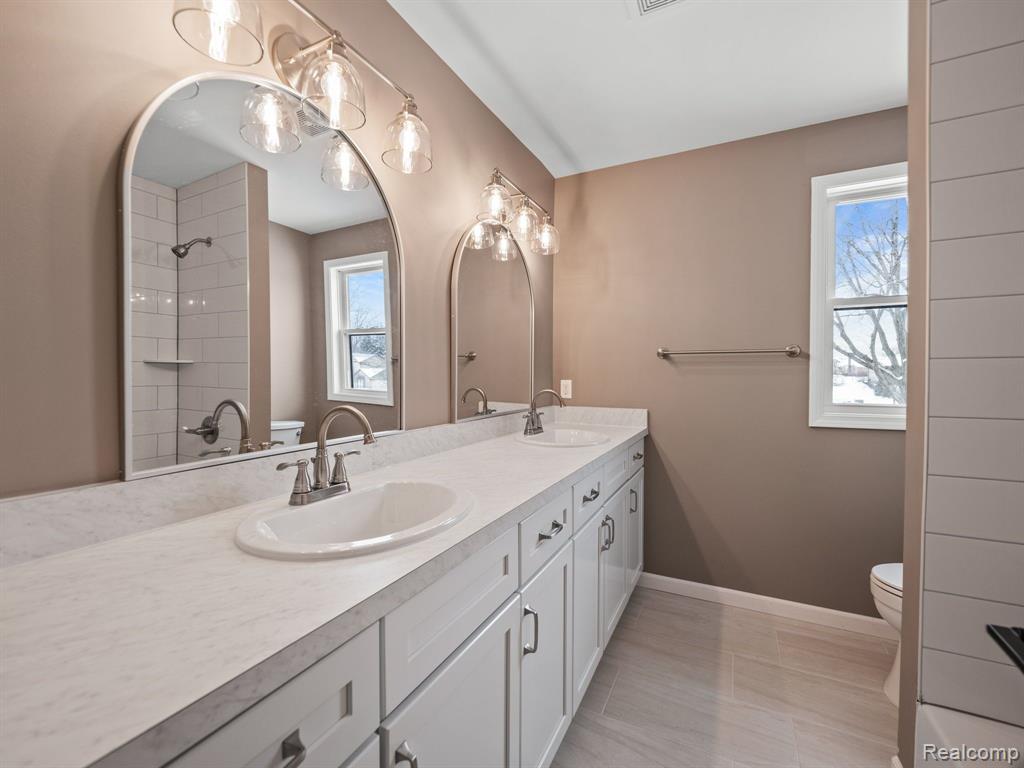 6866 SERENITY Drive, Troy, MI 48098 — Photo 32