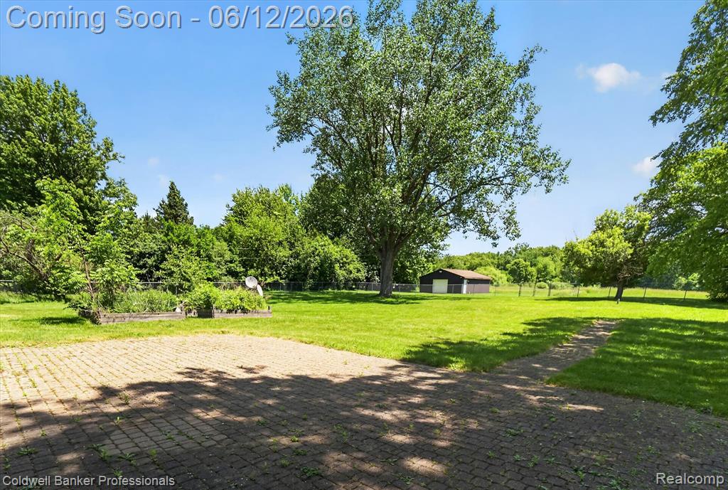 8245 Fenton Road, Grand Blanc, MI 48439 — Photo 43