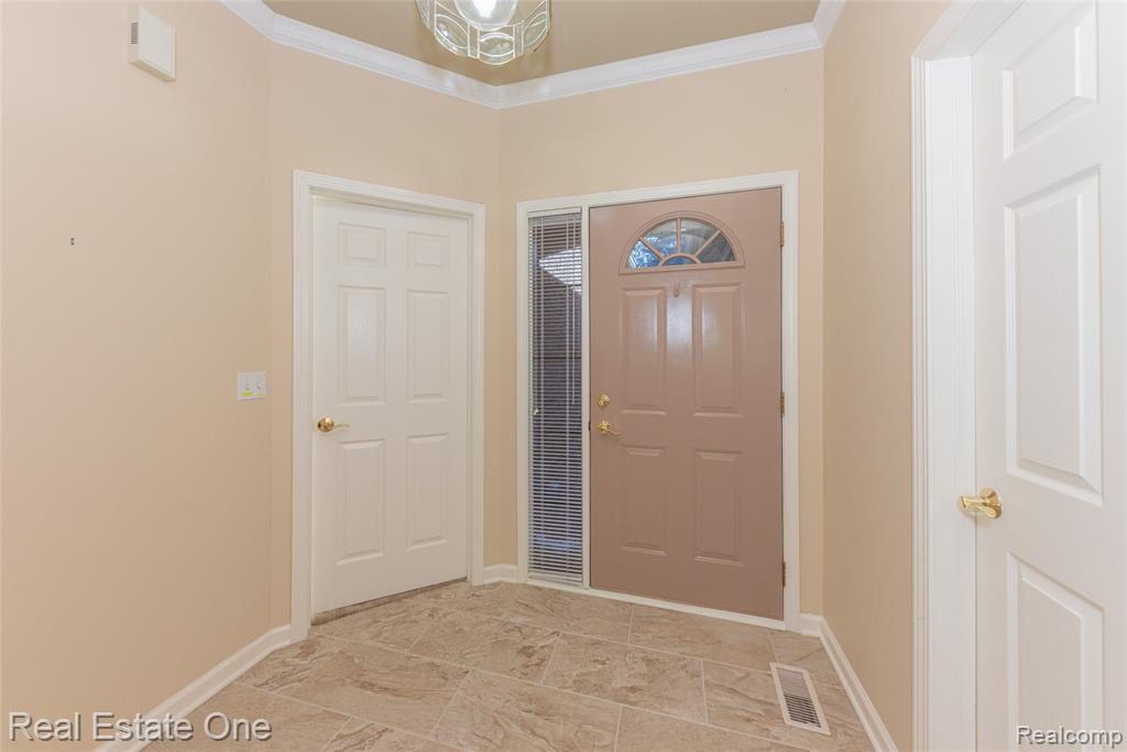 9970 Whispering Woods Drive, Pinckney, MI 48169 — Photo 7