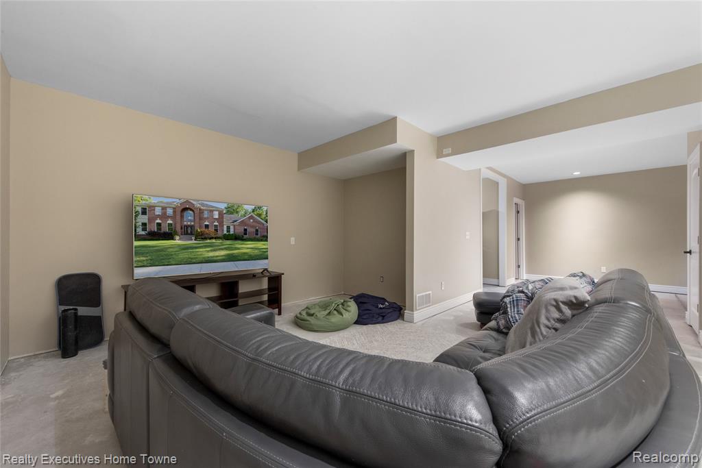 3279 SHOREWOOD Avenue, Fort Gratiot, MI 48059 — Photo 43