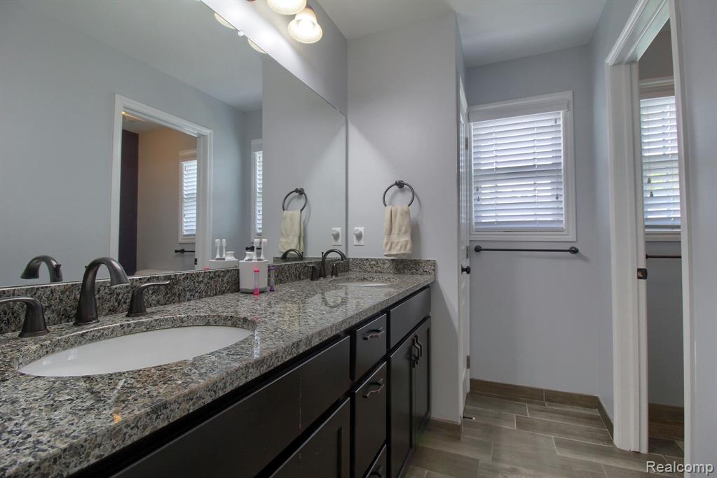 518 PARKDALE AVE, Rochester, MI 48307 — Photo 20