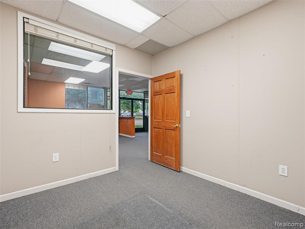 832 W 11 Mile Road, Madison Heights, MI 48071 — Photo 21