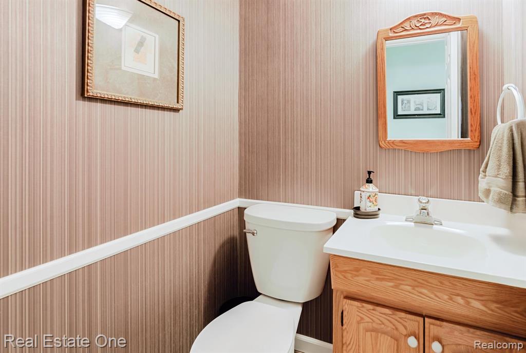 5374 Daniels Drive, Troy, MI 48098 — Photo 17