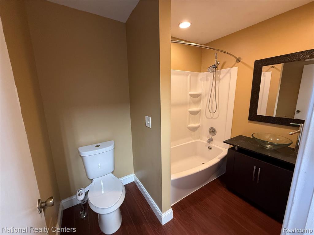 5619 Fox Hill Drive, Sterling Heights, MI 48310 — Photo 17