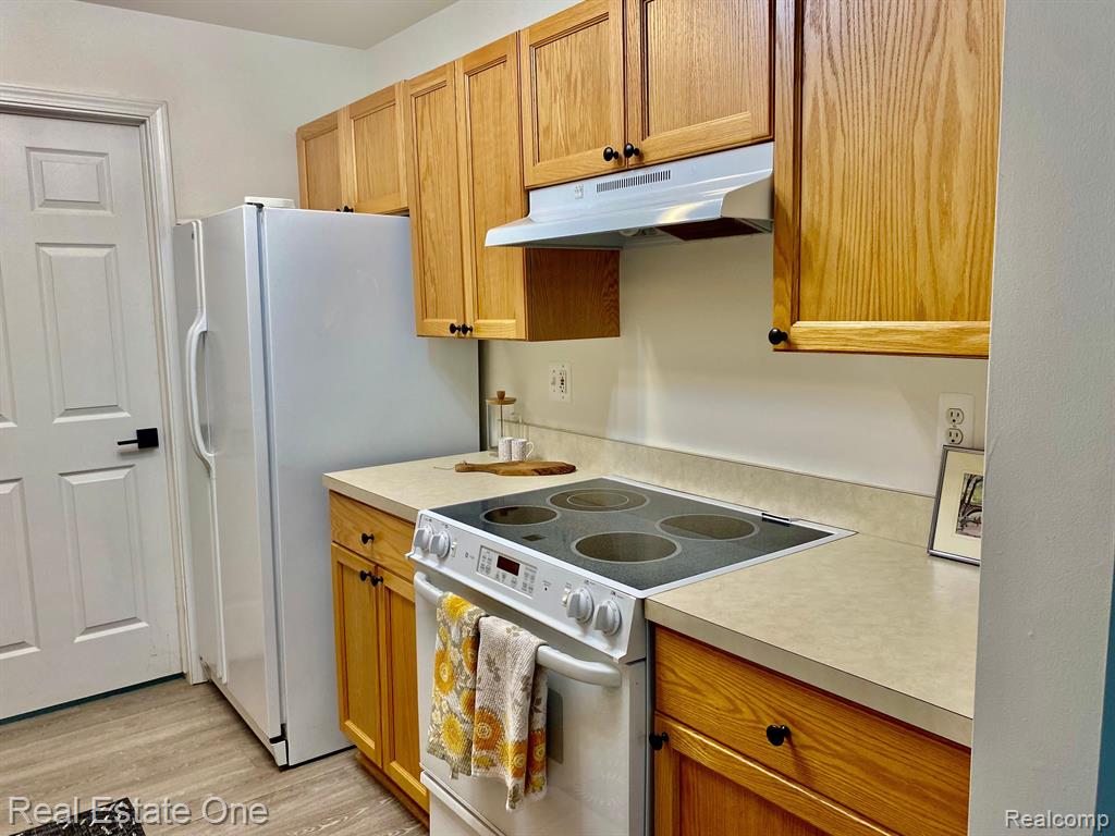 44932 MARIGOLD Drive, Sterling Heights, MI 48314 — Photo 9