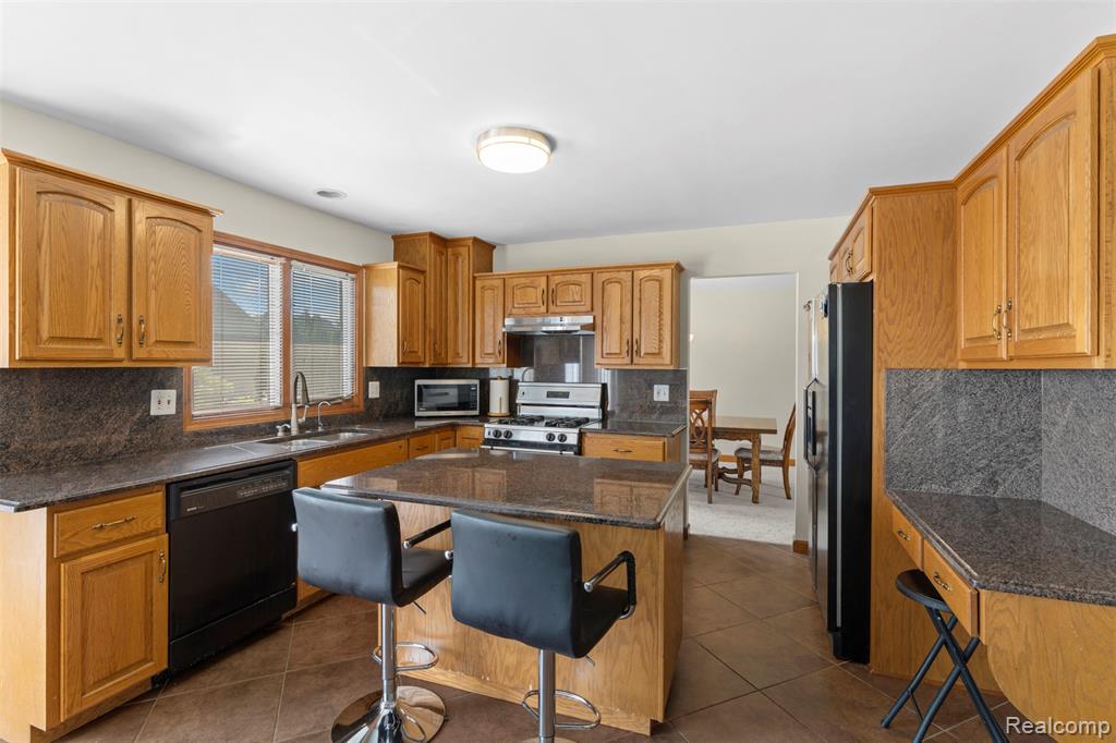 47668 Whippoorwill Drive, Macomb, MI 48044 — Photo 13