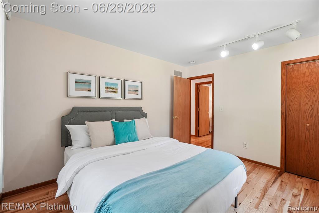 6100 Oak Valley Drive, Whitmore Lake, MI 48189 — Photo 23