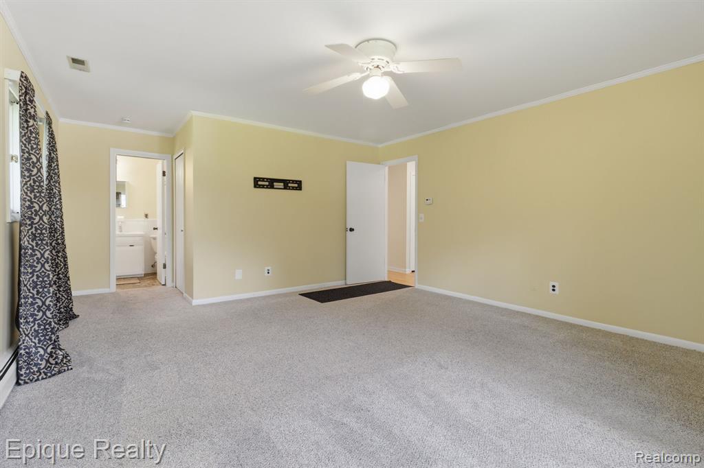 7335 Coach Lane, West Bloomfield, MI — Photo 25