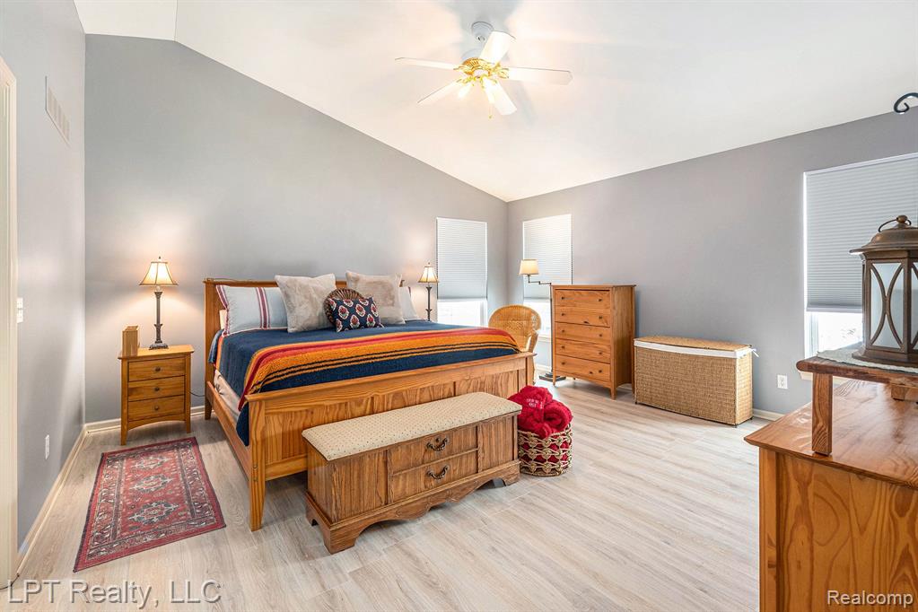 54472 ISLE ROYALE Avenue, Macomb, MI 48042 — Photo 16