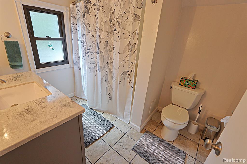 412 E Shore Drive, Whitmore Lake, MI 48189 — Photo 31