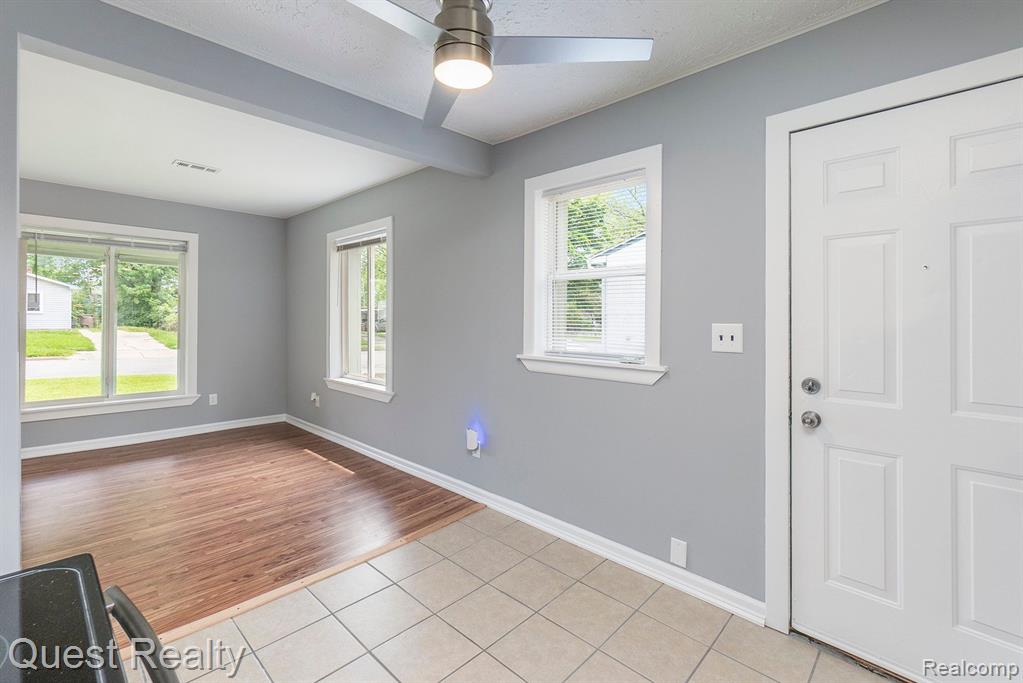 731 EMERSON Avenue, Pontiac, MI 48340 — Photo 6