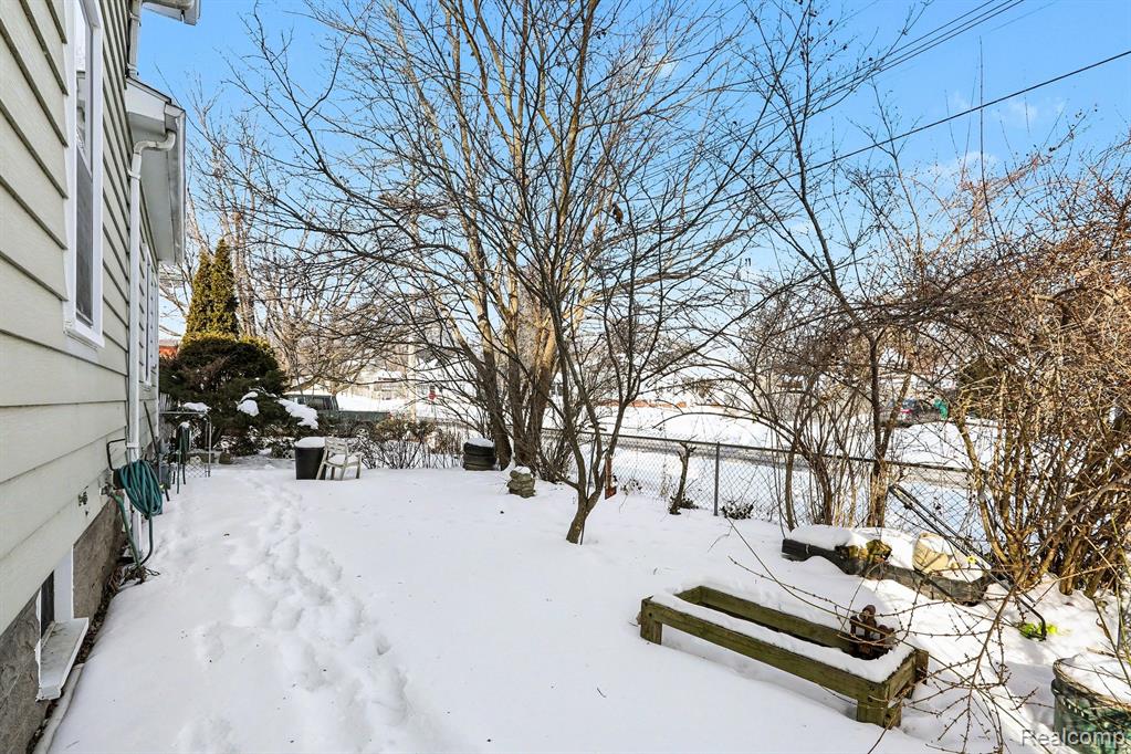 402 S 5th Street, St. Clair, MI 48079 — Photo 13